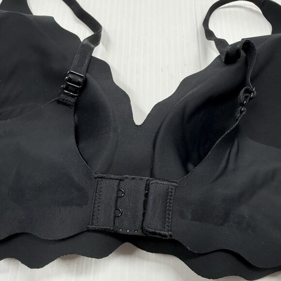 b.tempt’d by Wacoal Black Scallop Edge Bra Size L Seamless Wireless Comfort - Picture 6 of 7